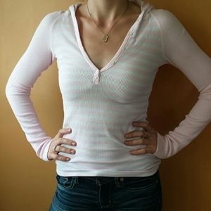 SOLD 🎉 Pink Hooded Top