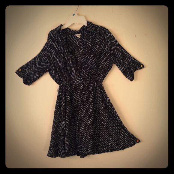Short vintage style black dress.