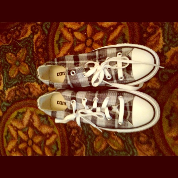 Plaid converse