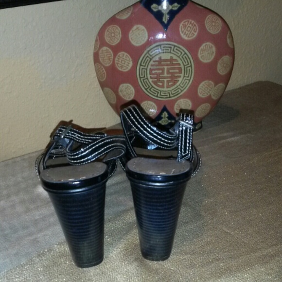 Sandals - Picture 4 of 4