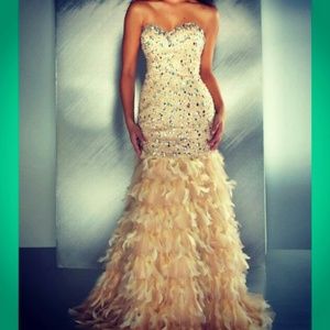 🚫SOLD🚫Mac Duggal prom dress