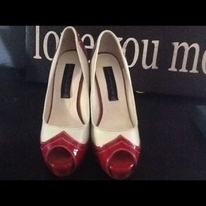 STEVE MADDEN, TWO TONE HIGH HEEL SHOES.