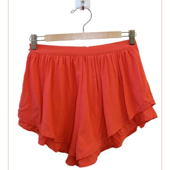 Red High Waisted Ruffle Shorts - Picture 2 of 3