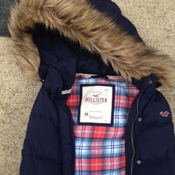Hollister vest. Used, but great condition.
