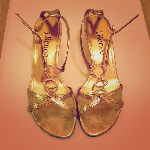 Gold metallic sandal - Picture 1 of 3