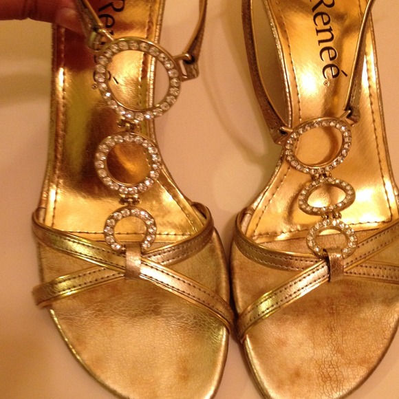 Gold metallic sandal - Picture 2 of 3