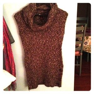 Hunter green marled sweater tunic. Sleeveless.