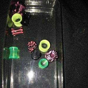 Gauges plugs
