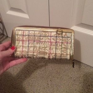 Authentic Coach Wallet. Still has care cards