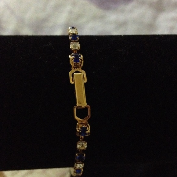 Blue and white crystals tennis bracelet - Picture 3 of 3