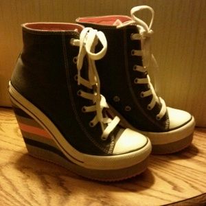 Sold Rock and Candy wedge tennis shoes
