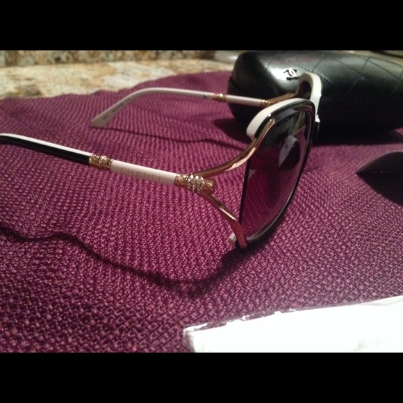 BRAND NEW CHANEL SUNGLASSES main image 4