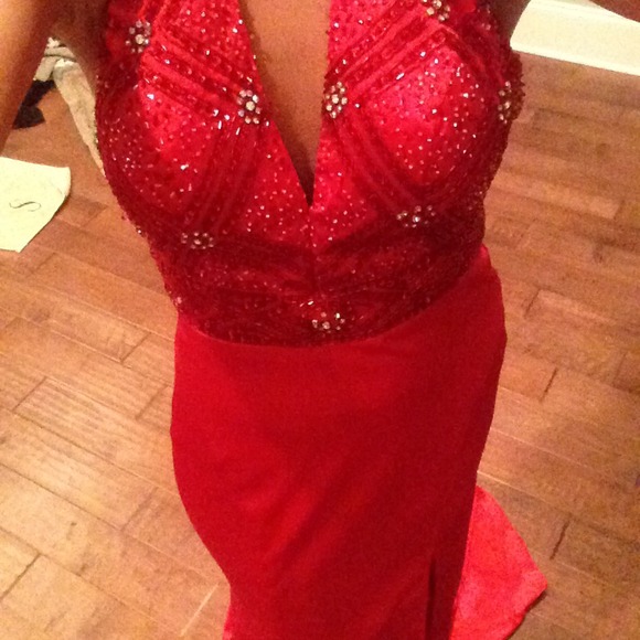 Dress - Picture 3 of 4