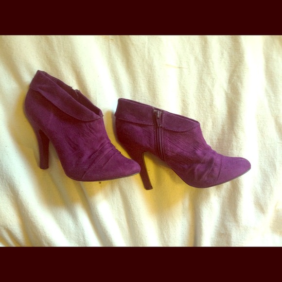 purple booties. - Picture 1 of 1