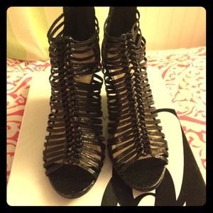 Nine West wedges 😍