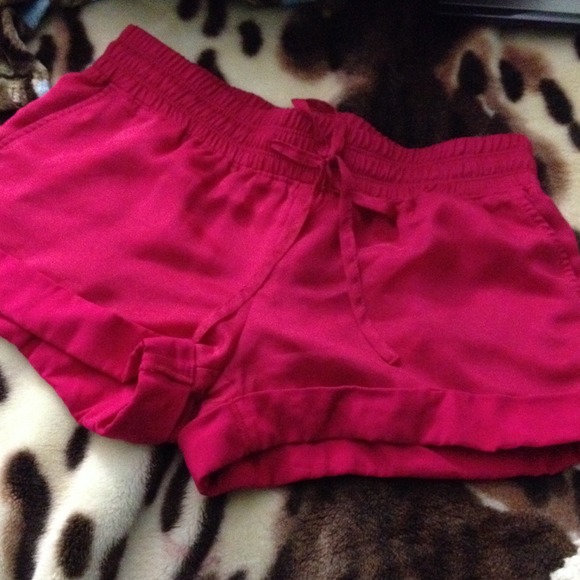 Guess. Size: Small. Hardly worn - Picture 1 of 3