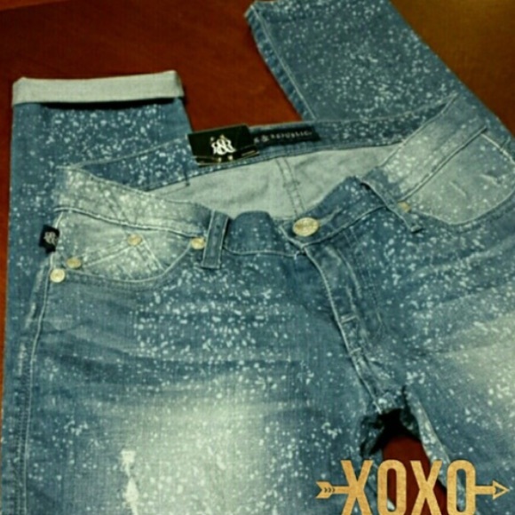 Rock & Republic Fun Boyfriend Jeans - Picture 4 of 12