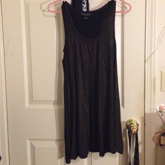 Black tank with gold specks - Picture 1 of 3