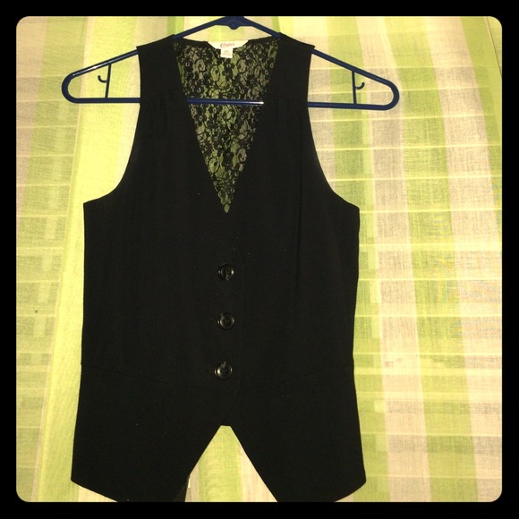 Lace vest💗 - Picture 1 of 3