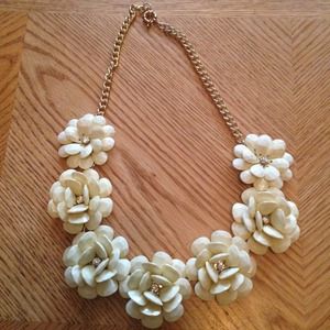 Jewelry - Ivory 7 Flower Necklace Jewelry - Ivory 7 Flower Necklace