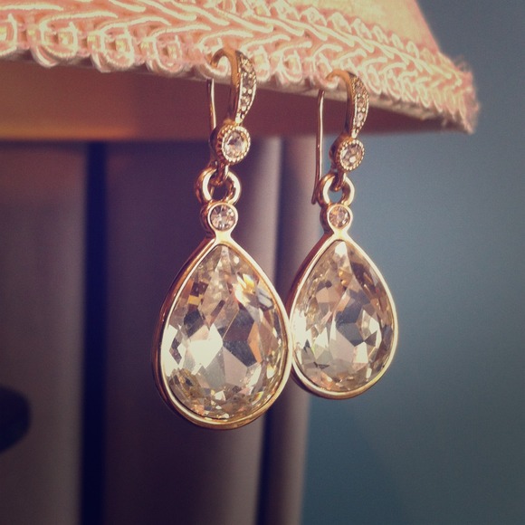 ✨Bridal teardrop earrings, gold tone✨