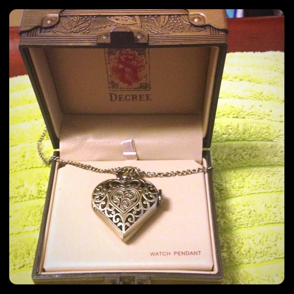 Pretty watch pendent necklace