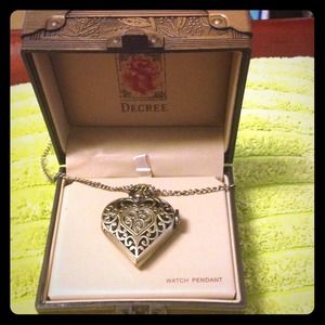 Pretty watch pendent necklace