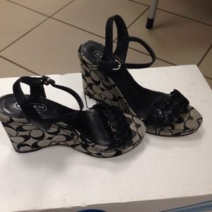 Coach sandals sz 7.5