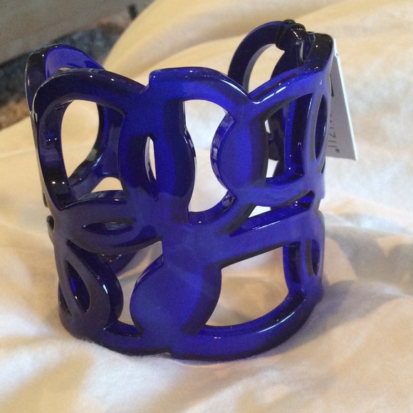 Z❌SOLD❌ENZII RESIN CUFF