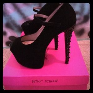 Black "Bell" Betsey Johnson