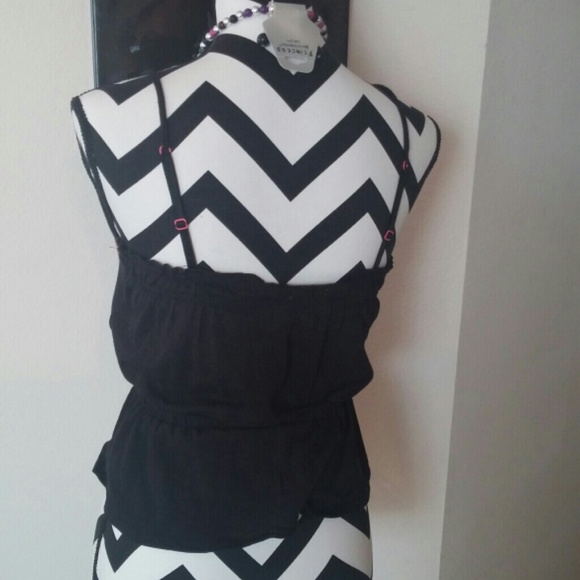 Crop Top - Picture 2 of 3