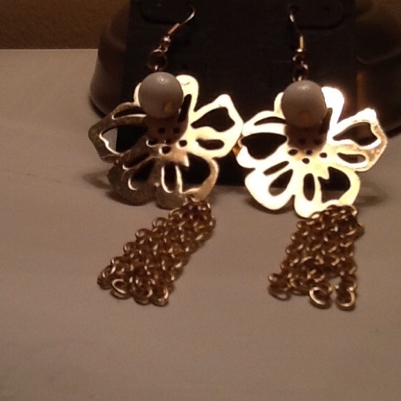 Hibiscuses flower goldstone earrings