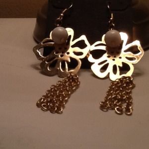 Hibiscuses flower goldstone earrings