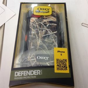 Otter Box Defender Rugged Collection for Iphone 5.
