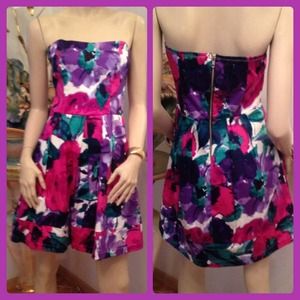 Floral Flower Print Dress with a Semi Sweetheart