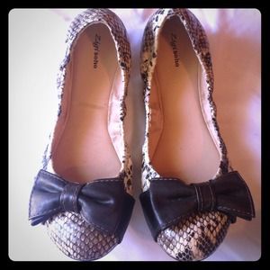 Size 11 snake skin printed flats