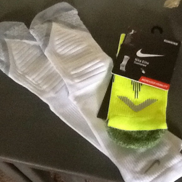 2 pair Nike Elite cushioned running socksREDUCED