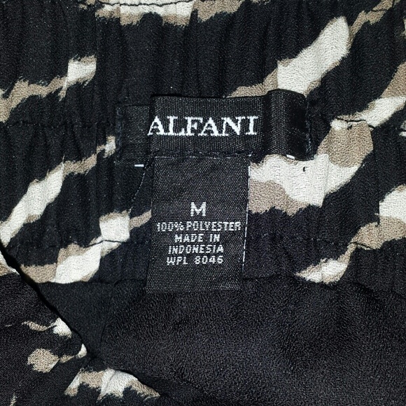 Skirt - Picture 3 of 3
