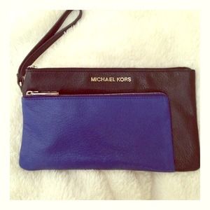 Authentic Michael Kors Black / Sapphire Wristlet