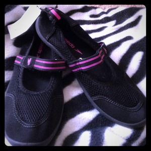 Speedo water shoes