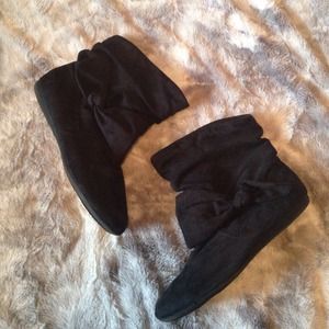 Black ankle booties!