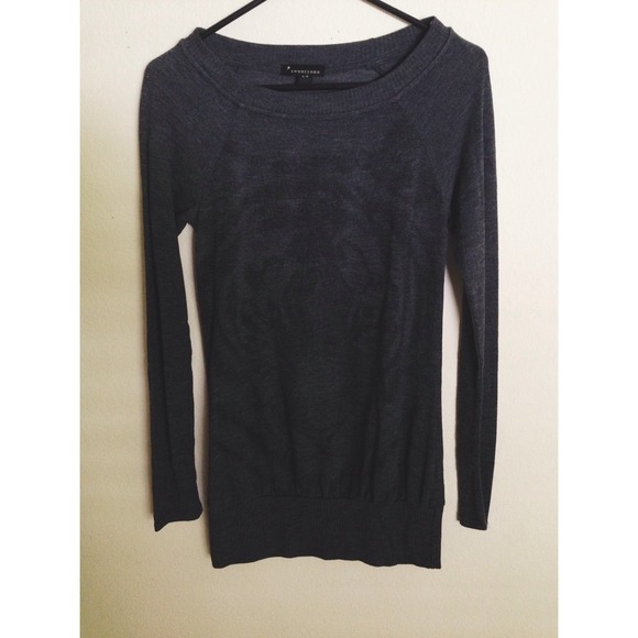 Tiger Long Sleeve/Sweater