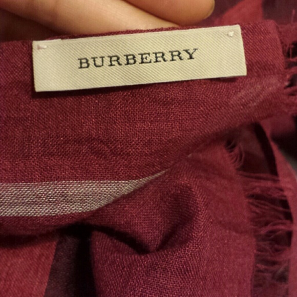 Burberry Linen Scarf - Picture 2 of 3