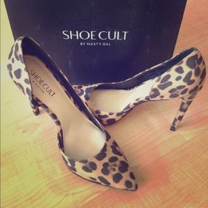 Leopard Print Pumps