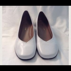 NEW White leather flats
