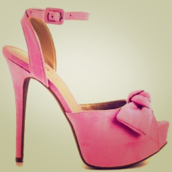 Pink bow just fab pumps 💗🎀 brand new in box xo