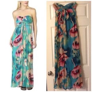 TRADED w Shelly ⛔️Xhilaration Floral Maxi Dress