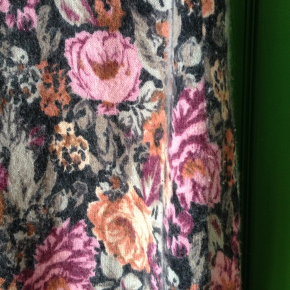 h&m long sweater🌸🌹 - Picture 3 of 4