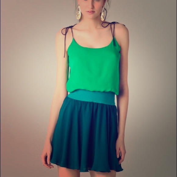 ✨ⒽⓄⓈⓉ ⓅⒾⒸⓀ✨ NWT Halston Heritage Color Block Dress
