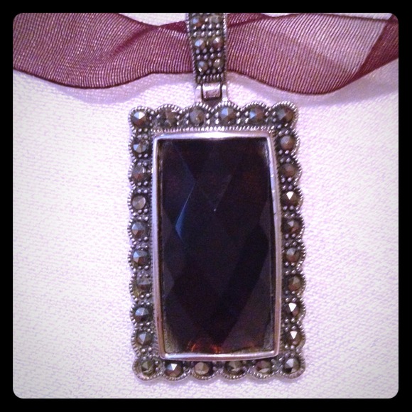❤️Sterling and Maroon Pendant❤️ - Picture 1 of 4